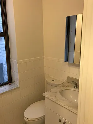 Rented by Flatiron Real Estate Advisors LLC | media 25