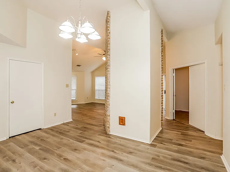 1525 Miller Ave — Photo 7