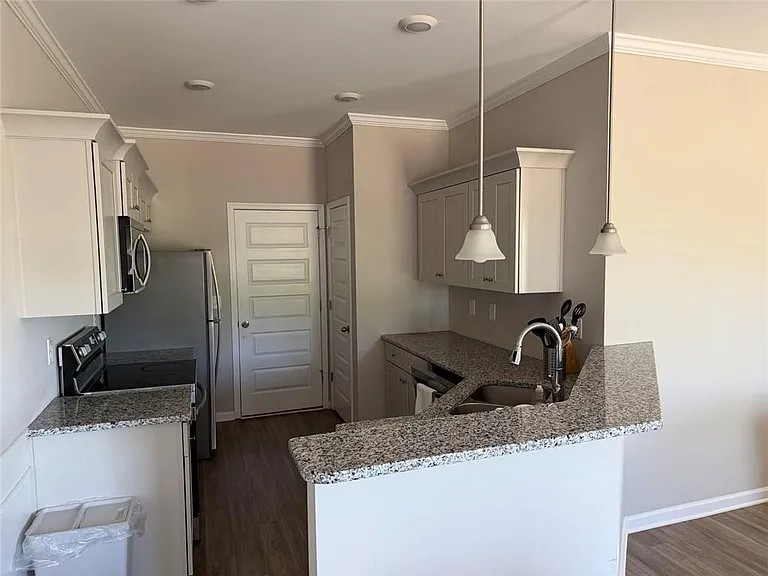 325 Melody Ln — Photo 11