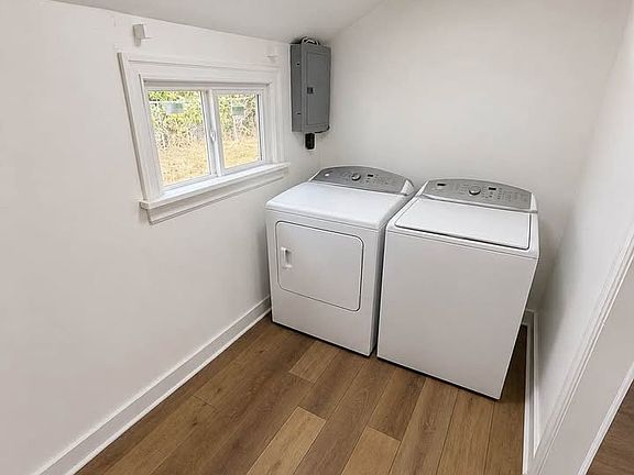 4th image of 3658 NW Munson St #A