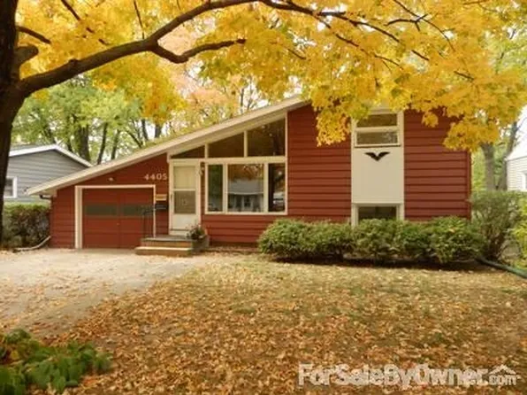 4405 Walker St NE, Cedar Rapids, IA 52402