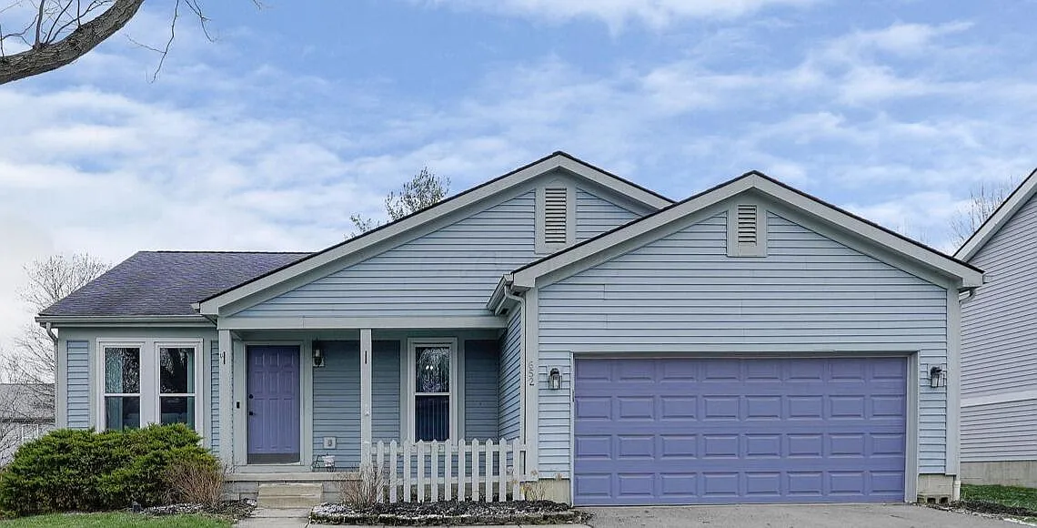 652 Academy Dr photo 1