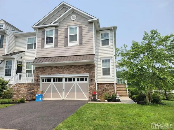 43 Fisher Ct S, Cranbury, NJ 08512