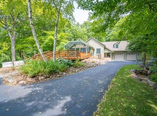 6197 Congress Dr, West Bend, WI 53095