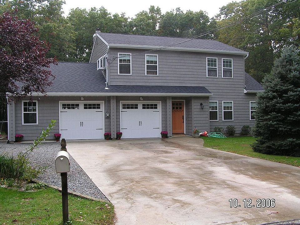 1st image of 74 Barretts Ave