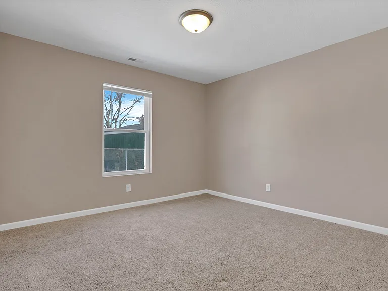 98 Burt Ave — Photo 14