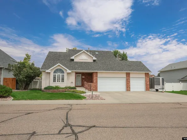 2517 Crestwood Ln, Rock Springs, WY 82901