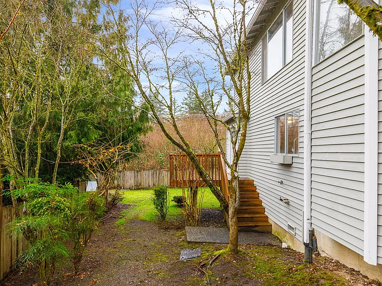 10708 NE 107th Pl — Photo 4