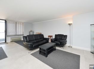 300 Winston Dr #C0514, Cliffside Park, NJ 07010