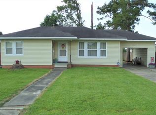 714 Ledoux St, Jennings, LA 70546