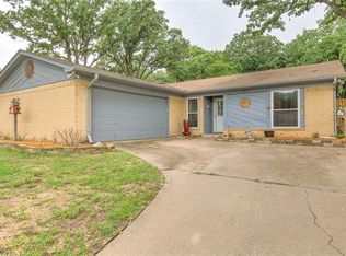 737 Lake Crest Pkwy, Azle, TX 76020