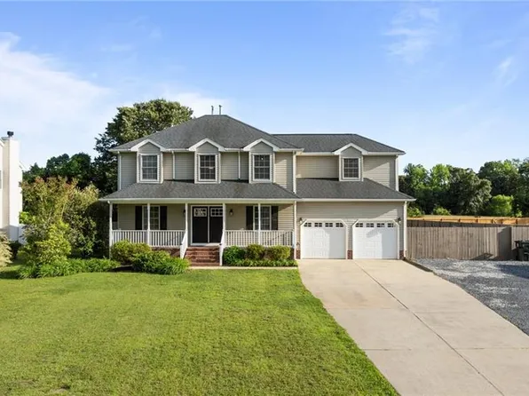 700 Canteberry Ln, Smithfield, VA 23430