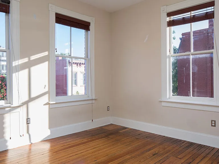 22 W Marshall St #5 — Photo 10