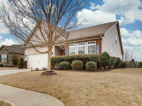 2nd image of 422 Bucklebury Rd