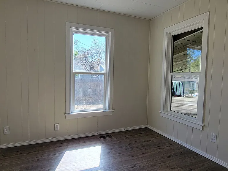 826 Forest Ave — Photo 11