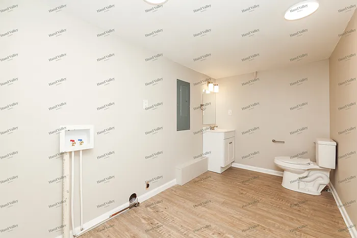 189 Woburn Farm Cir — Photo 7