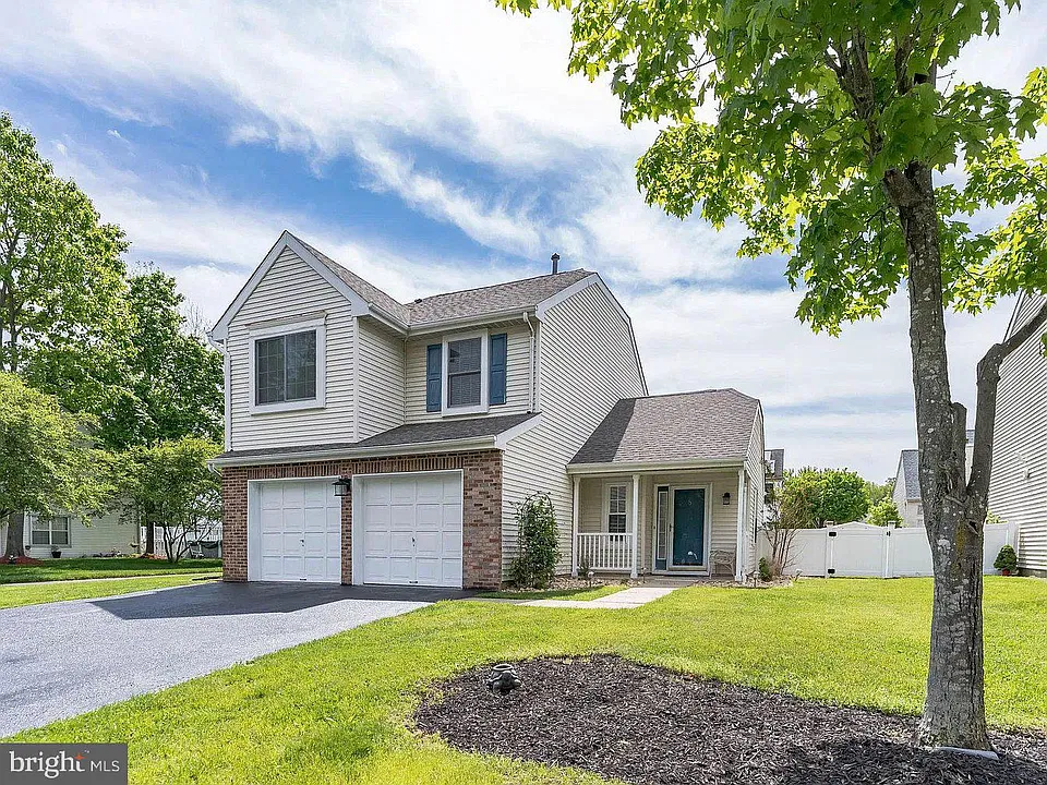 8 Ridgewood Way