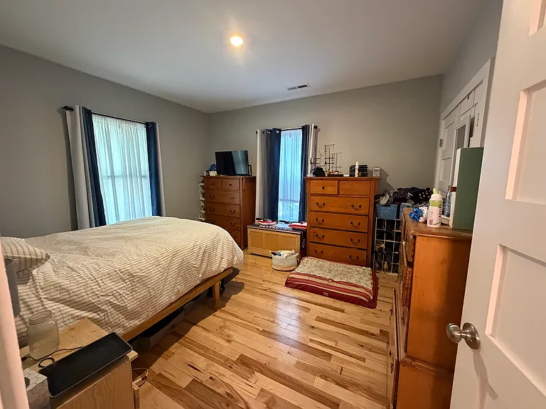 12 Perry St #3 — Photo 4
