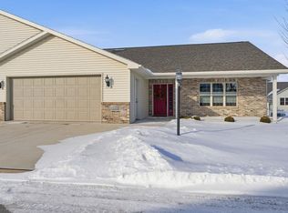 1365 Candlelight Ln, Fond Du Lac, WI 54937