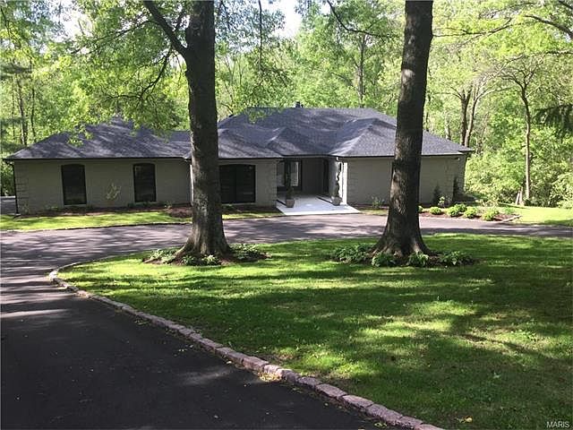 1st image of 30 Vouga Ln