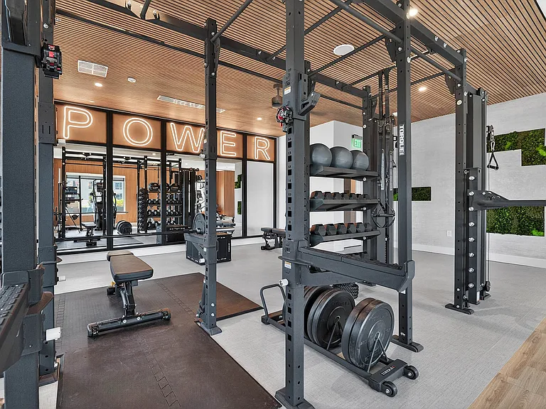 24/7 State-of-the-art fitness center