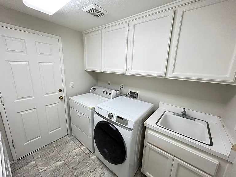 8132 E Hillsdale Dr — Photo 57