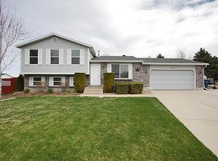 9830 S Riggs Cir, Sandy, UT 84092