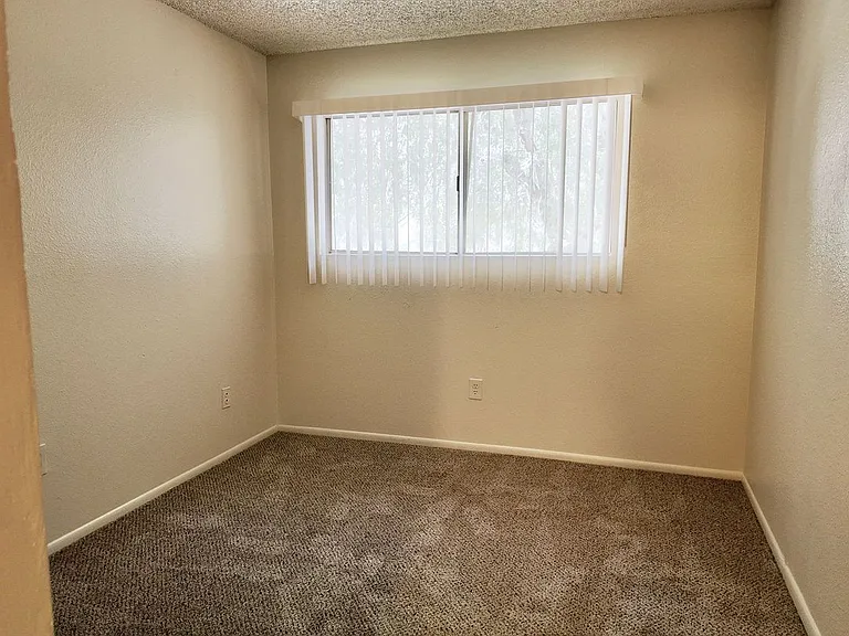3363 W Harmont Dr — Photo 9