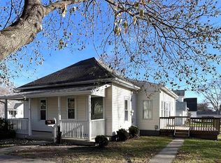 303 Grundy St, Ackley, IA 50601