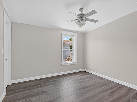 16th image of 3177 N Huntington Ave