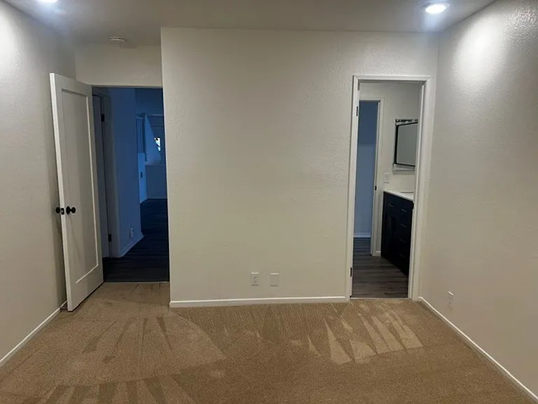 736 Hillside Dr — Photo 24
