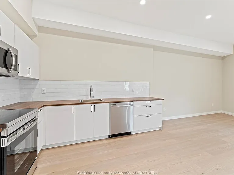 127 Talbot St N #7 — Photo 4