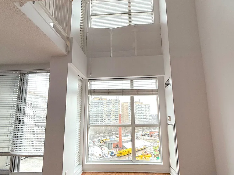 18 Merton St #911 — Photo 5