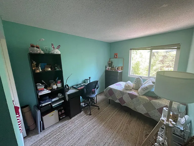 1536 Drake Dr — Photo 8