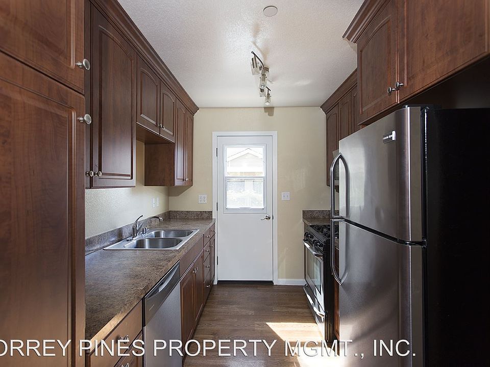 1st image of 368 Roosevelt St APT 3