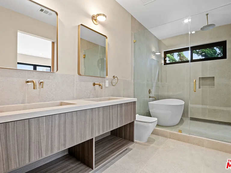 2225 Walnut Ave — Photo 15