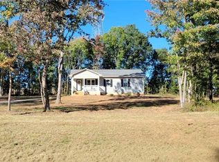 1018 Charlie Stevens Rd, Walnut Cove, NC 27052