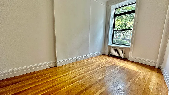 Rented by HOLTON REAL ESTATE INC. | media 4