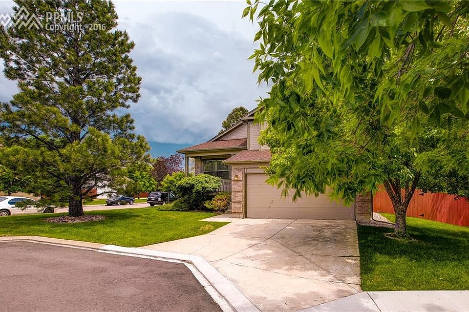 Quiet Cul-de-sac in Woodstone!