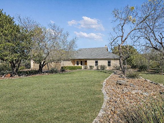 2nd image of 945 Wesley Ridge Dr