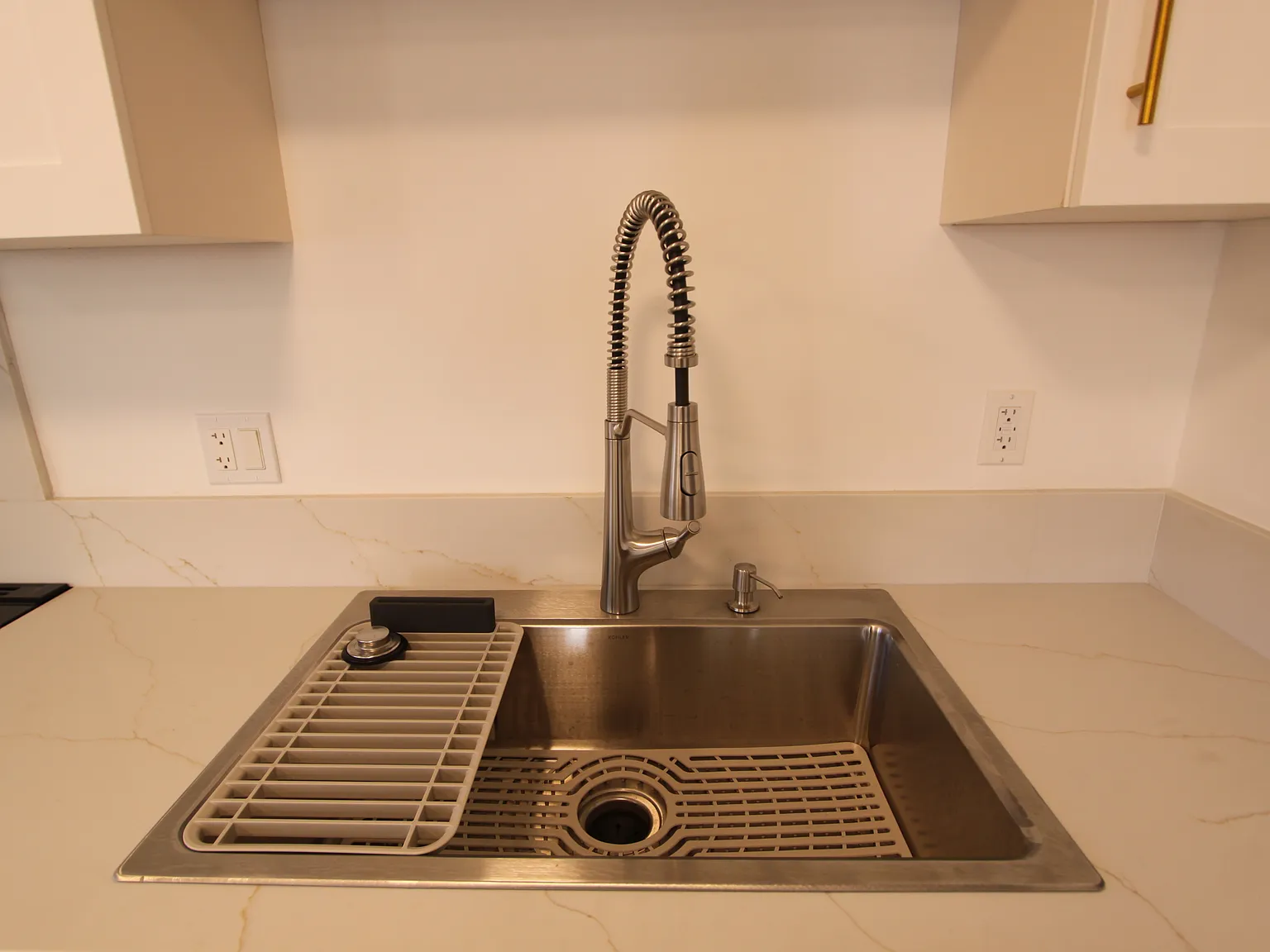 3711 1/2 E Lomitas Dr — Photo 4