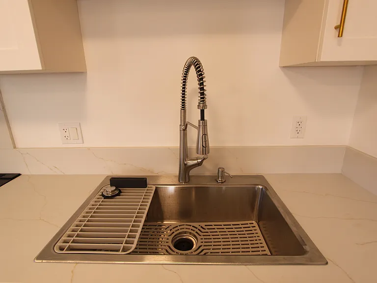 3711 1/2 E Lomitas Dr — Photo 4