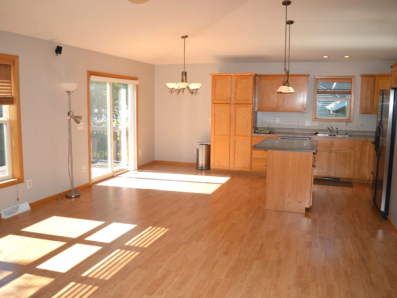 3 bed, 2366 sqft, $2,895 — Photo 1