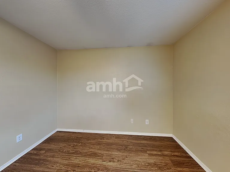 494 W Great White St — Photo 10