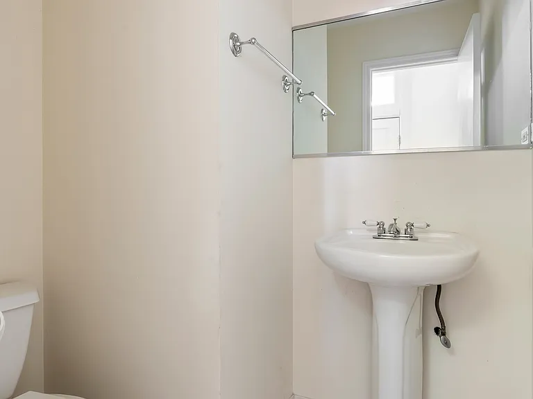 1235 Ridge Ave — Photo 22