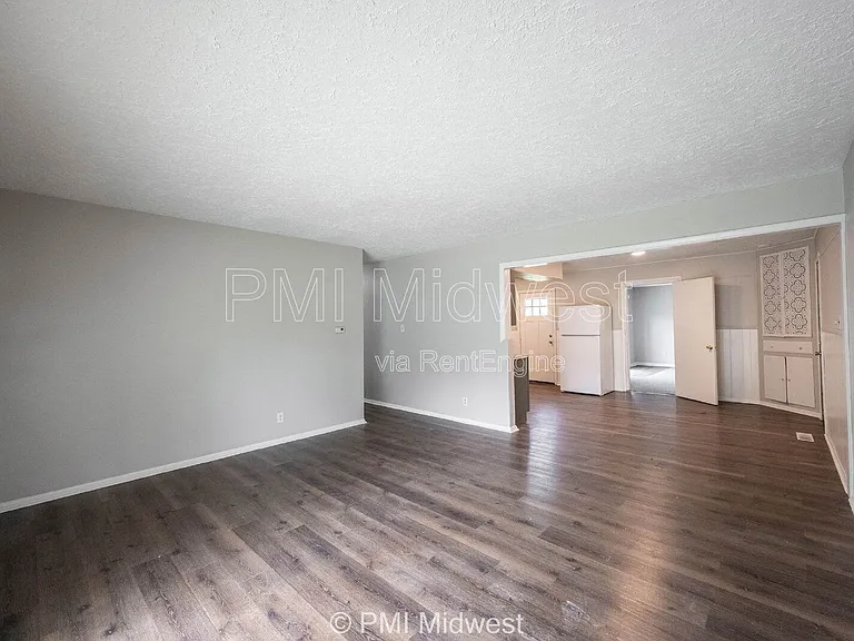 316 S Kenmore Rd — Photo 4