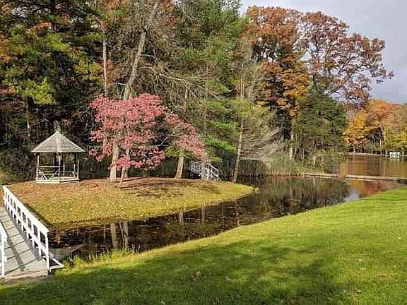 Minutes away: Al Lorenz Park