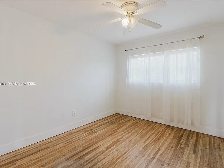 1300 NE 204th St — Photo 31