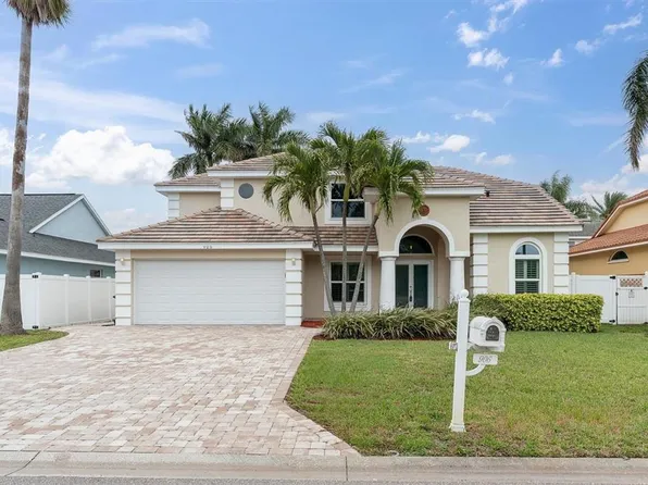 906 Landmark Cir S, Tierra Verde, FL 33715