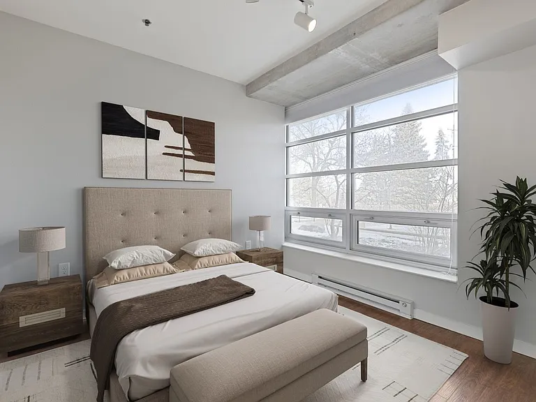 East River Apartments — Photo 12